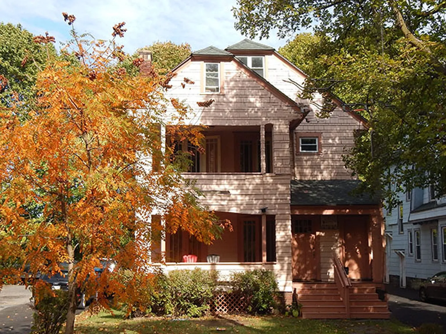 1213 Madison Street Apt 2- 6/1/27 - 5 Bedroom Duplex with 2 Renovated Bathrooms — Photo 3