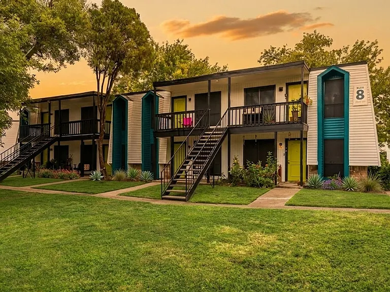 Creeks Edge Apartments — Photo 10