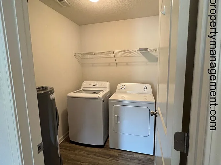 360 Hillside Dr — Photo 32
