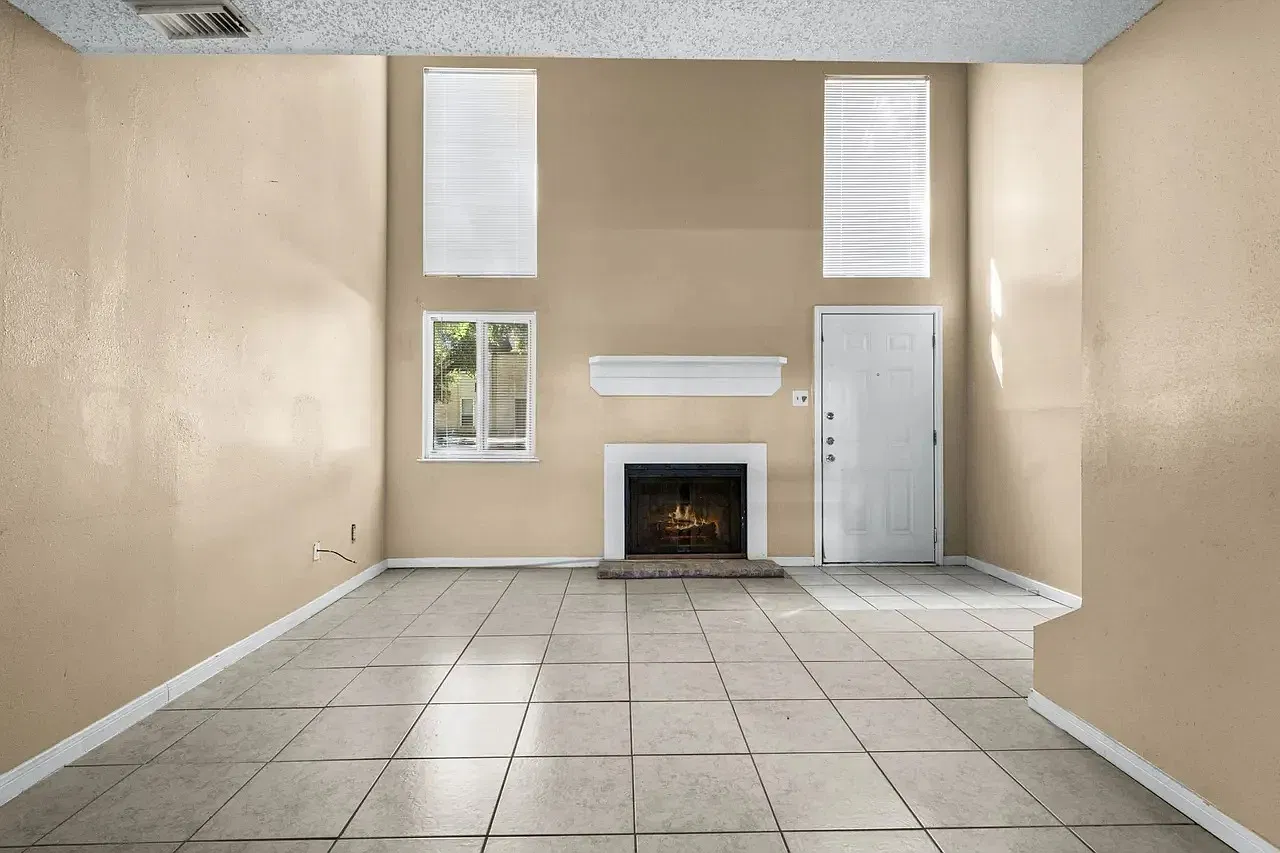 Houston 2137 Shiveley Cir — Photo 3