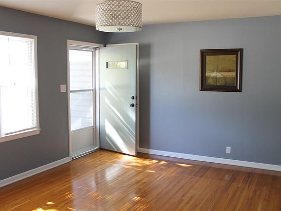 2nd image of 24 Harvest Ln