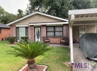 614 S 14th St, Port Allen, LA 70767