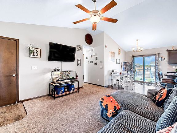 4th image of 260 W Sunrise Cir