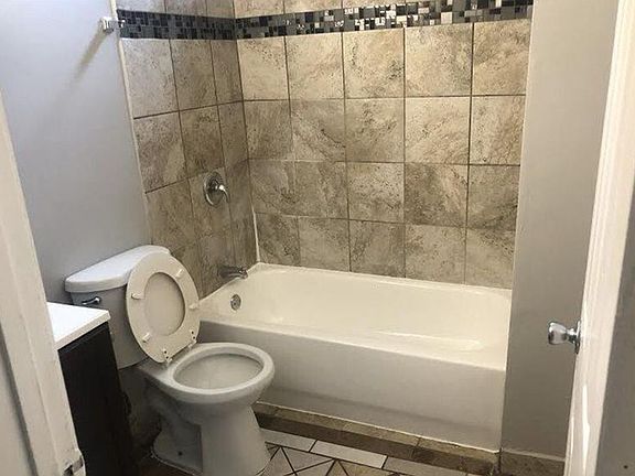 5th image of 5906 S Lasalle St #1.1