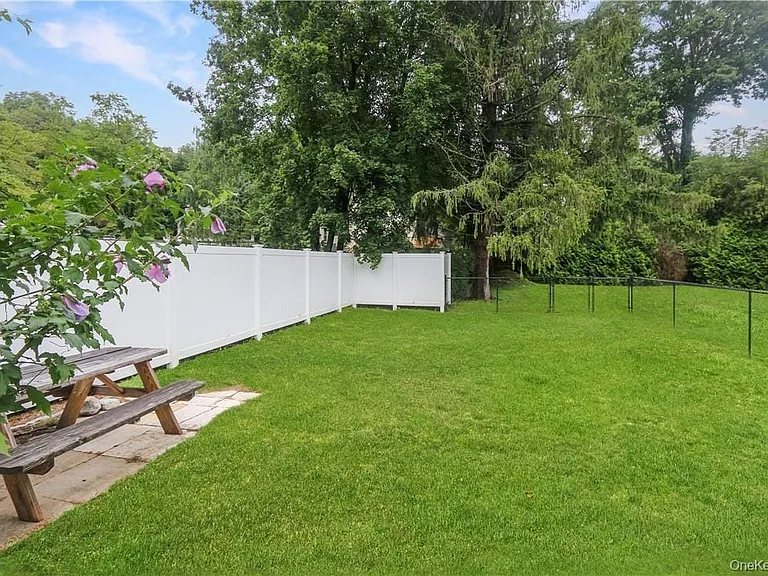 7 Meadow St — Photo 18