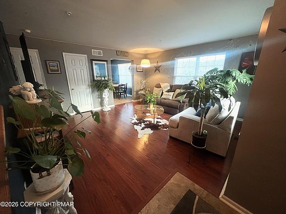2nd image of 54 Lower Ridge View Cir