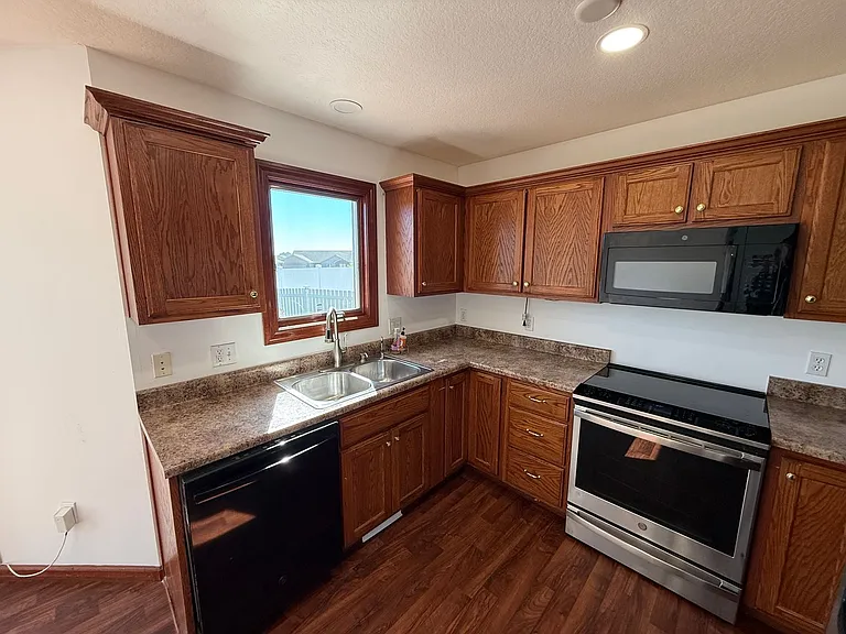 611 River Rock Pass — Photo 8