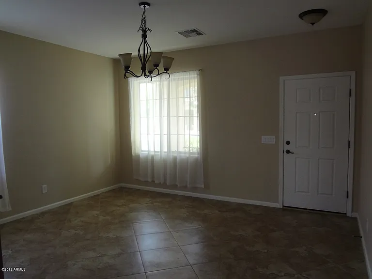 2972 E Franklin Ave — Photo 13