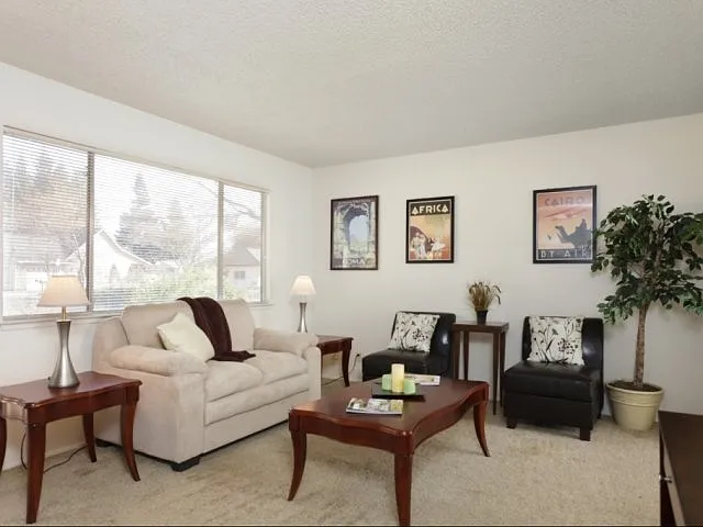 Building Photo - 1460 Manzanita Ave #1