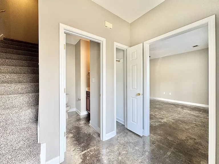 934 E Craighead Forest Rd #B — Photo 8