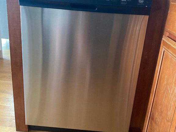 2nd image of 3735 N Milwaukee Ave APT 305