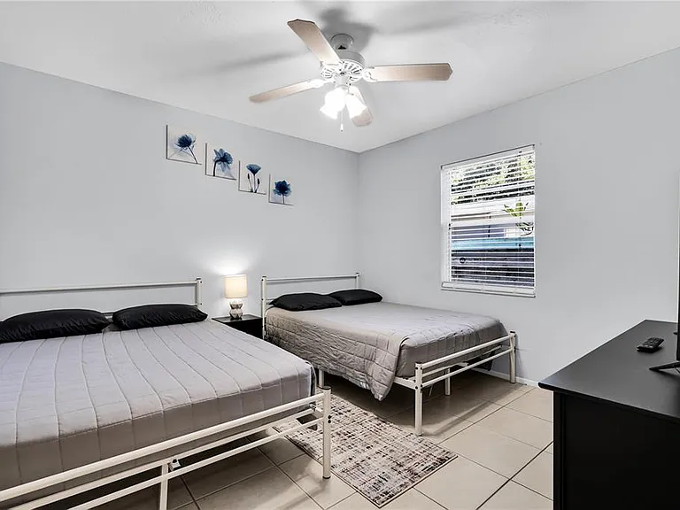 2648 Nassau St — Photo 20