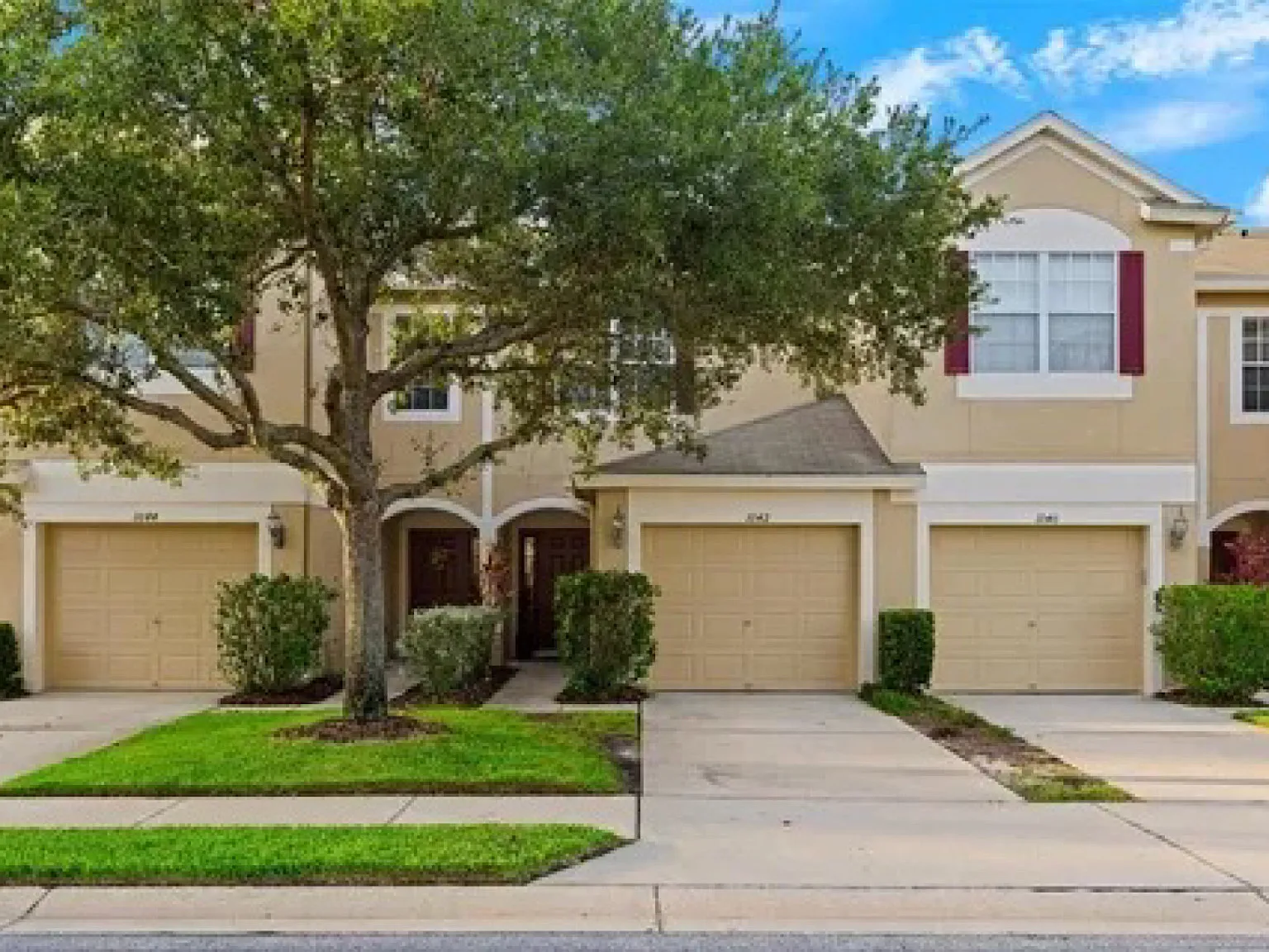 2 bed, 2.5 bath, 1574 sqft, $2,200 — Photo 1