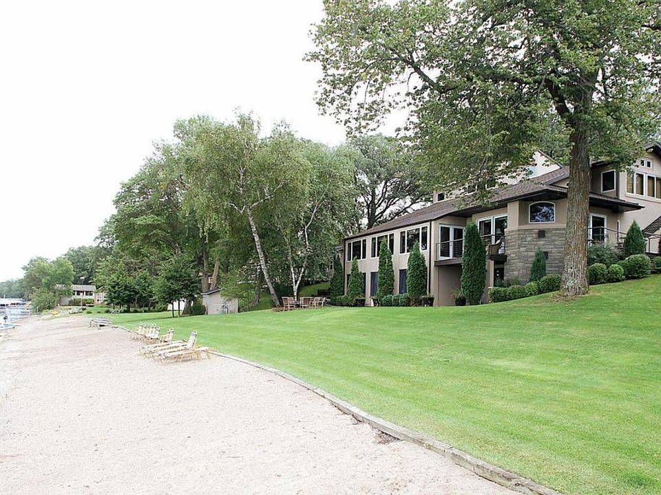 1st image of 940 S Shore Dr