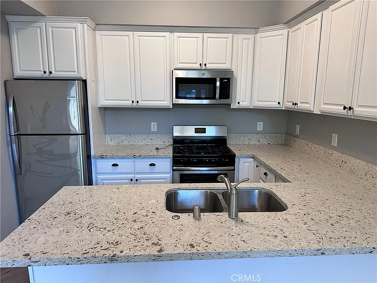 5371 Topeka Dr — Photo 12