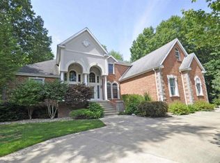 60861 Whispering Hills Dr, South Bend, IN 46614