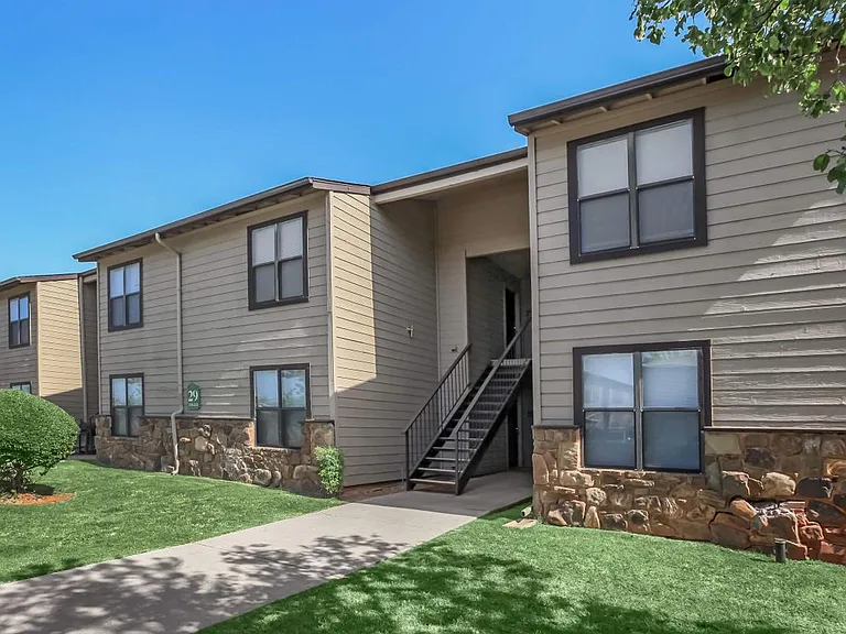 Grouse Run Apartments — Photo 10