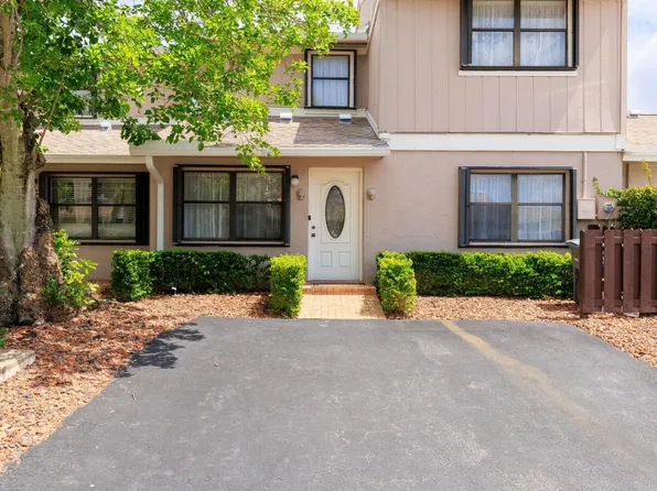 5241 Jog Ln, Delray Beach, FL 33484
