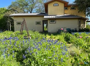 121 Butler Ln, Martindale, TX 78655