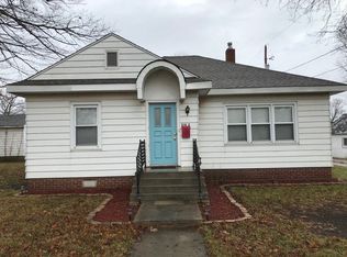 210 E Lincoln Ave, Chrisman, IL 61924