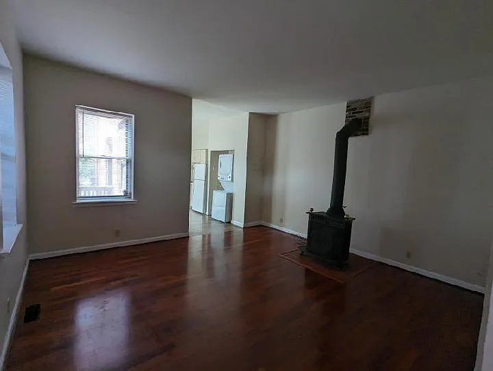 2210 Menard St #1F — Photo 7