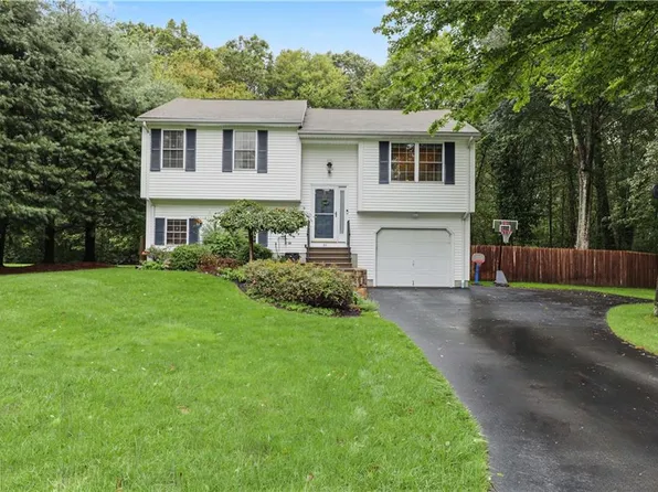 84 Red Maple Ter, North Kingstown, RI 02852