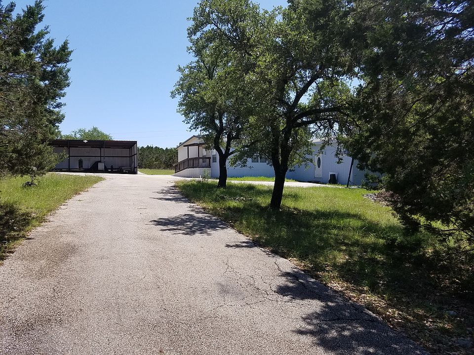 Driveway up to house 