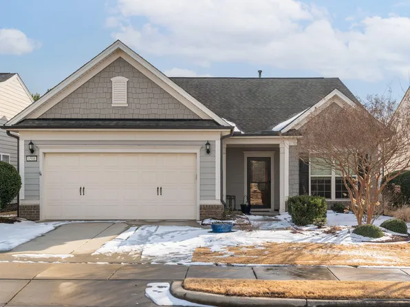 1508 Bloomsbury Manor Dr, Durham, NC 27703