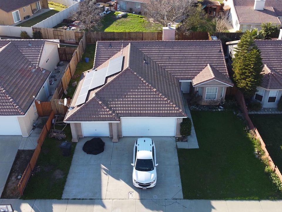 2nd image of 13807 S Anacapa Ave