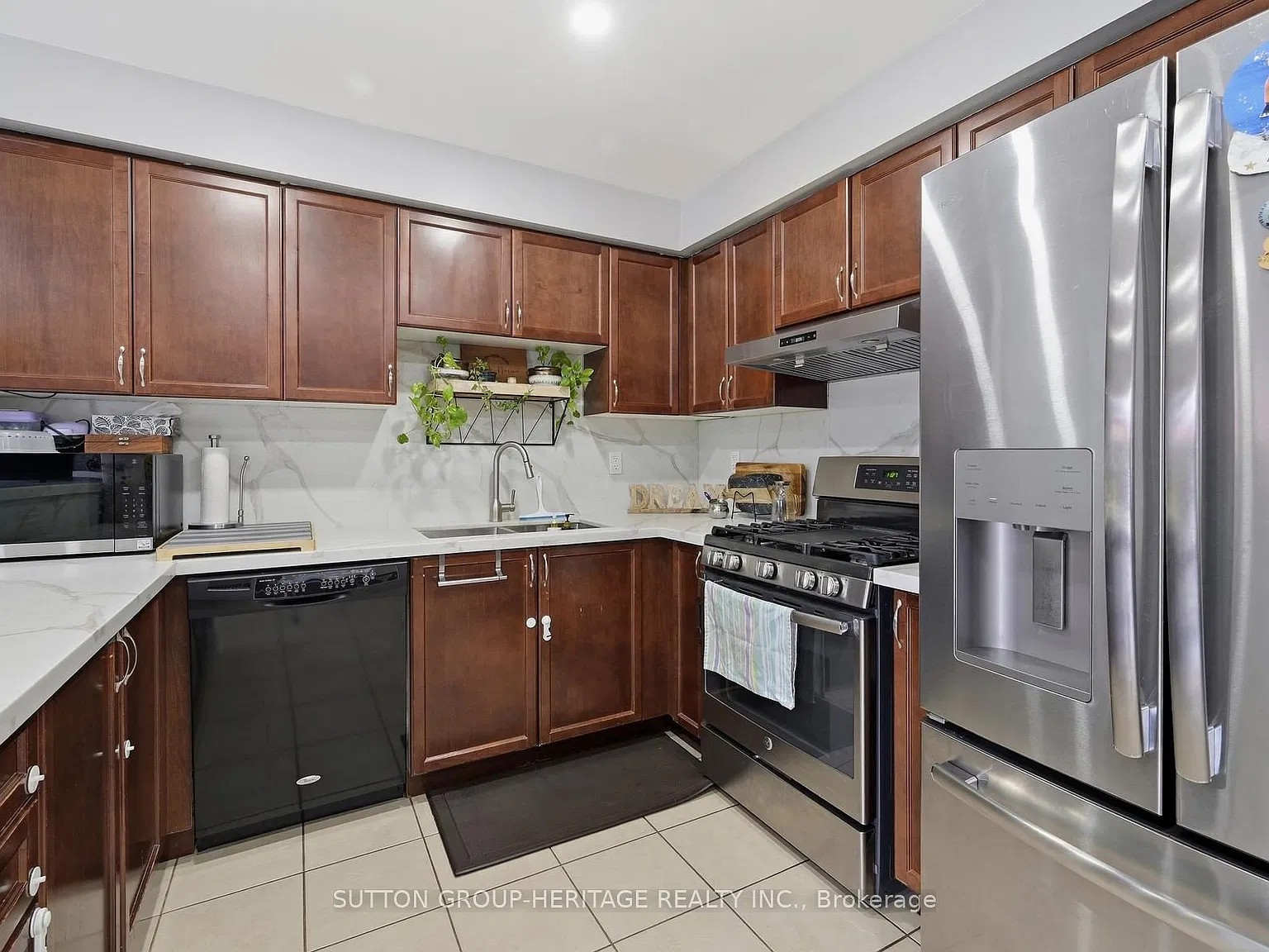 3 bed, $3,400 — Photo 4