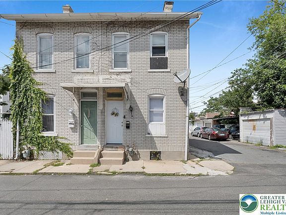 2nd image of 1243 Russell St