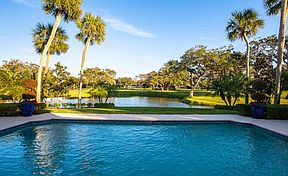 4th image of 280 Palm Way