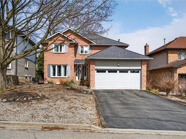 11 Giffin Rd, Hamilton, ON L9H 6S4
