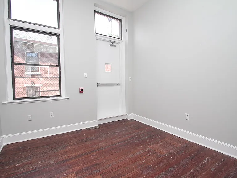 1527 South Street — Photo 15