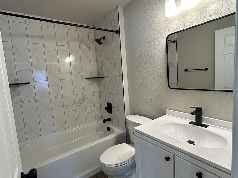 1651 Prairie Hill Dr #B — Photo 5