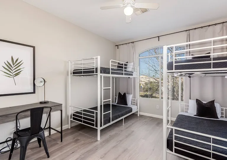 3141 W Laredo St — Photo 28