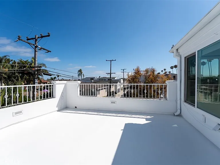 2830 2nd Ave — Photo 37