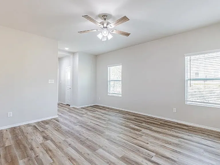 169 Damon Dr — Photo 12
