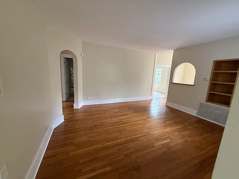 209 Claire St — Photo 23