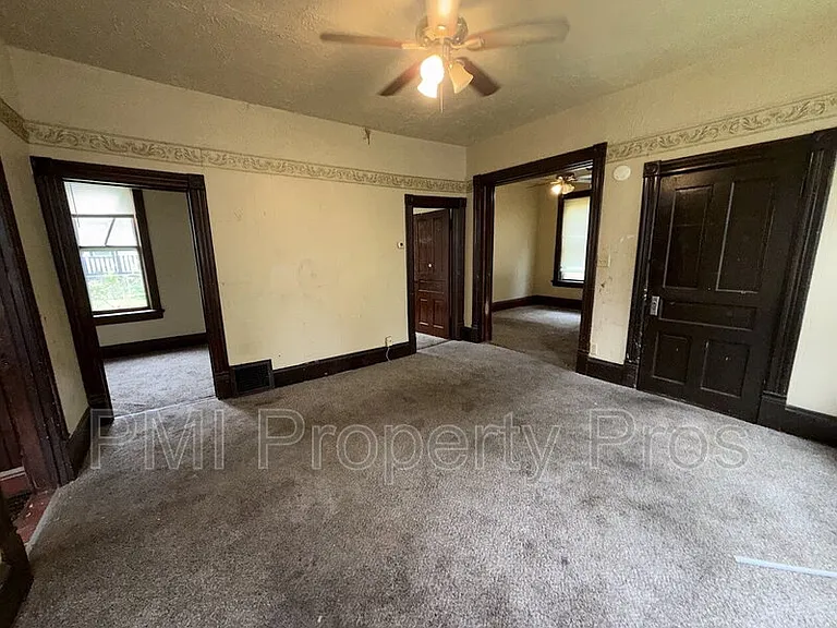 2439 N Dr William Finlayson St — Photo 6