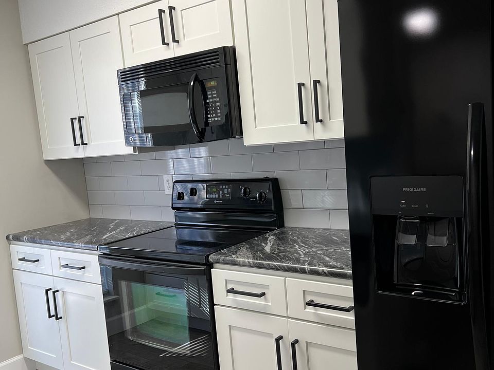 1st image of 9109 Parktop Ln #D
