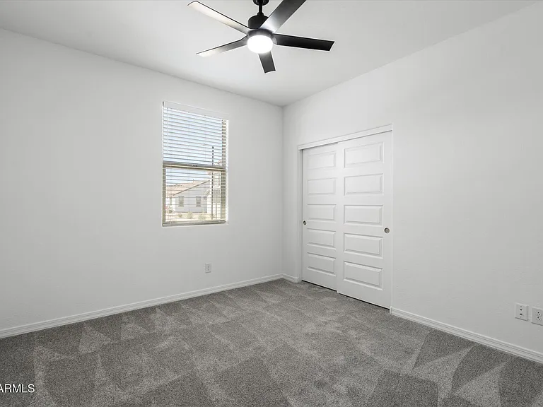 25101 N 141st Ave — Photo 15
