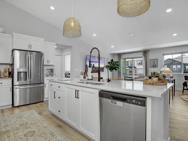 16625 SW Botany Bay Ln — Photo 10