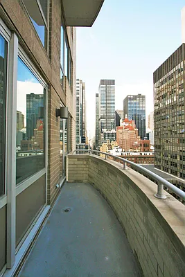Rented by R New York | media 15