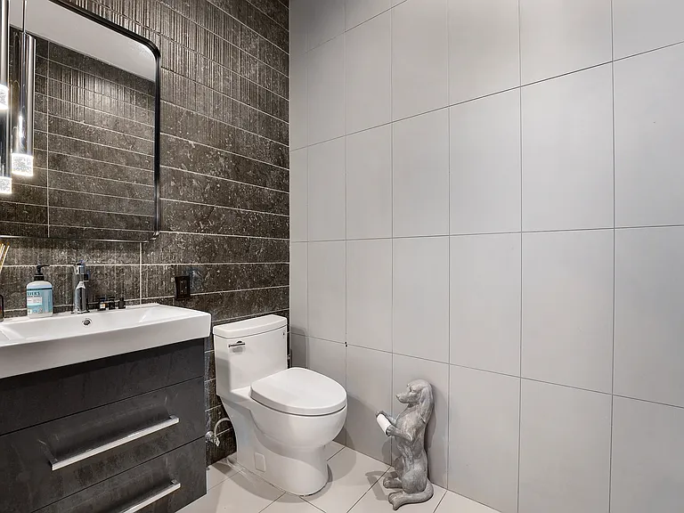 428 Van Brunt St #1 — Photo 48