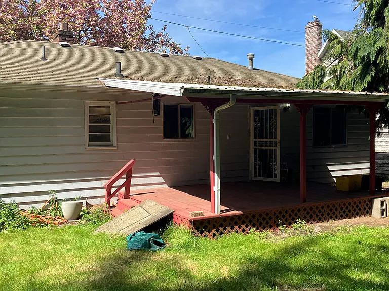 2626 SE 92nd Ave — Photo 2