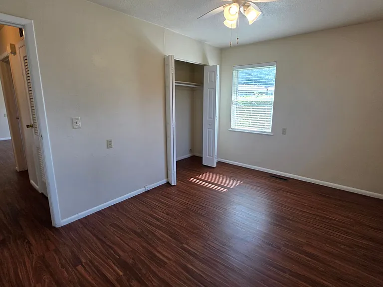 6251 Shadydell Dr — Photo 18