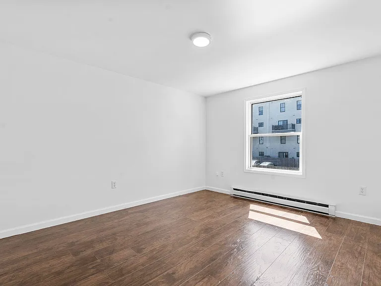 466 Pacific Ave — Photo 12