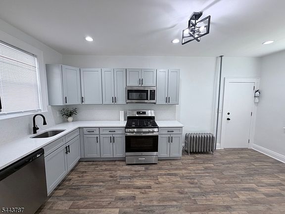 2nd image of 16 Smith St