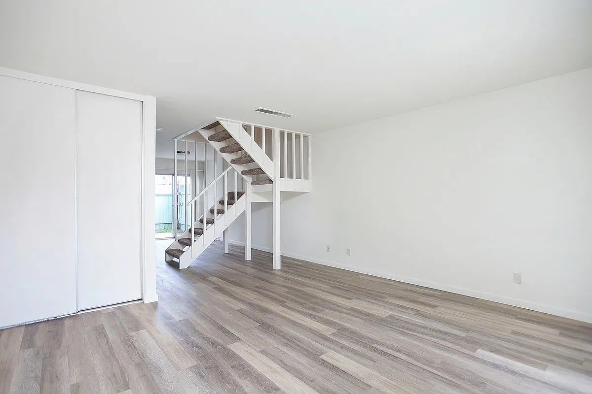 Wonderful Remodeled 2-Story 2BD/1.5BA Townhome in North PB! Parking & Laundry! $3,995/mo — Photo 2